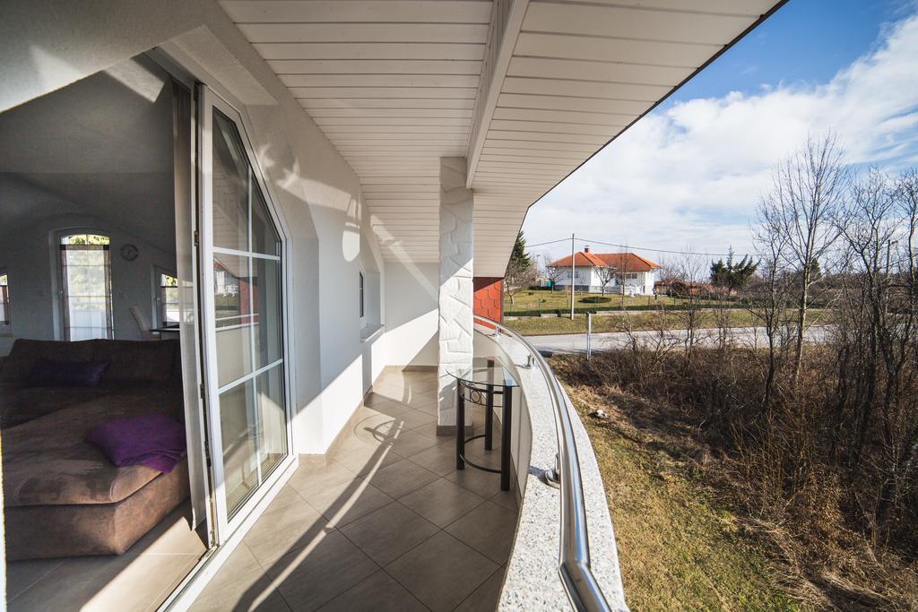 Guest House Melody Dreznik Grad Exterior photo